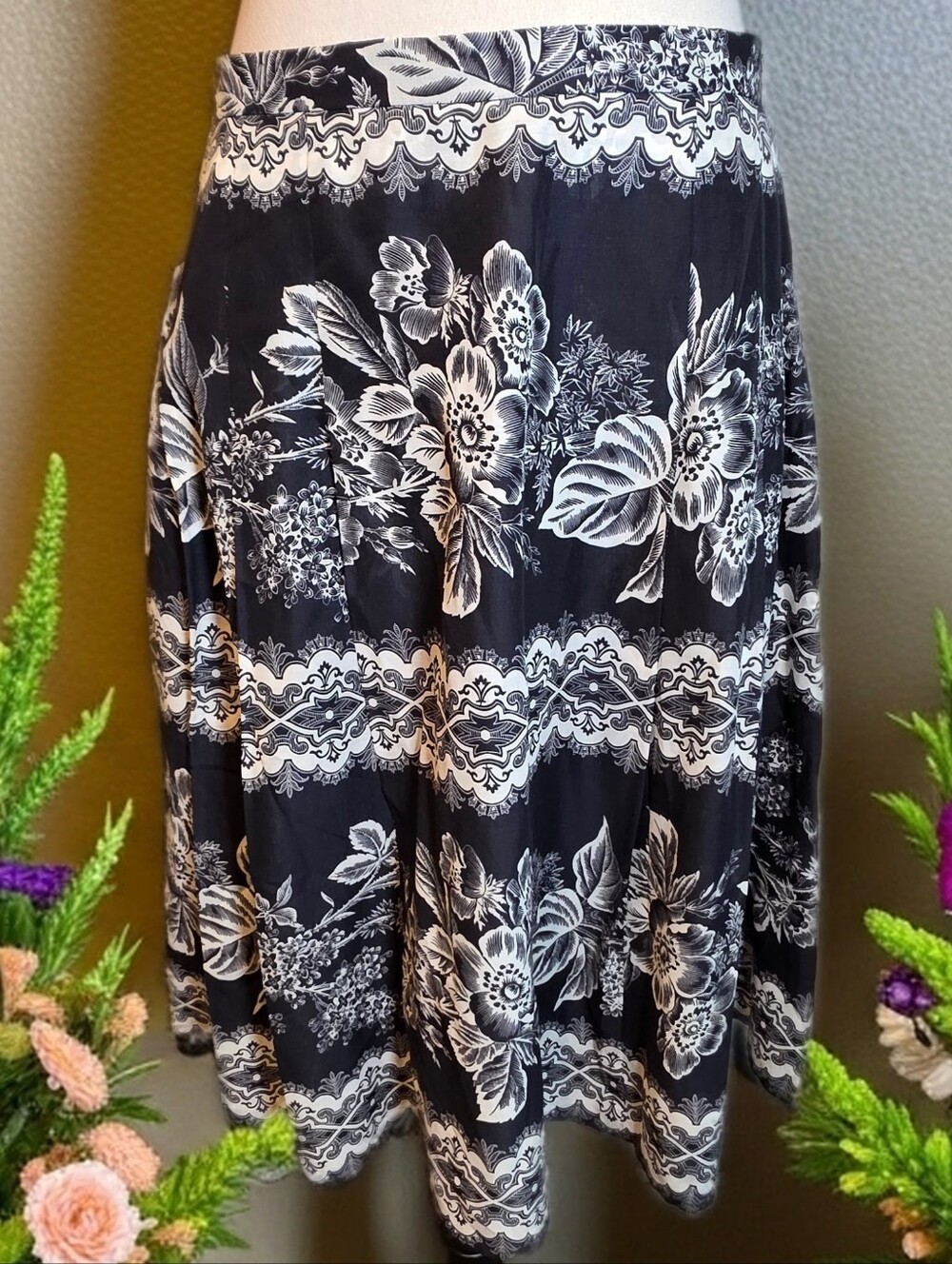 933(1) AK Anne Klein Floral Lace-Border Print Midi A-Line Skirt - Size Large